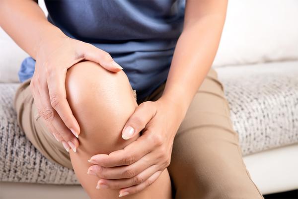 若い人にも多い膝の痛みの種類と原因・治療法【整形外科医監修】